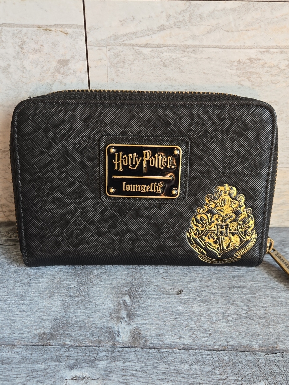 NWT Harry Potter Loungefly Wallet Hogwarts Full Zipper - Picture 2 of 10